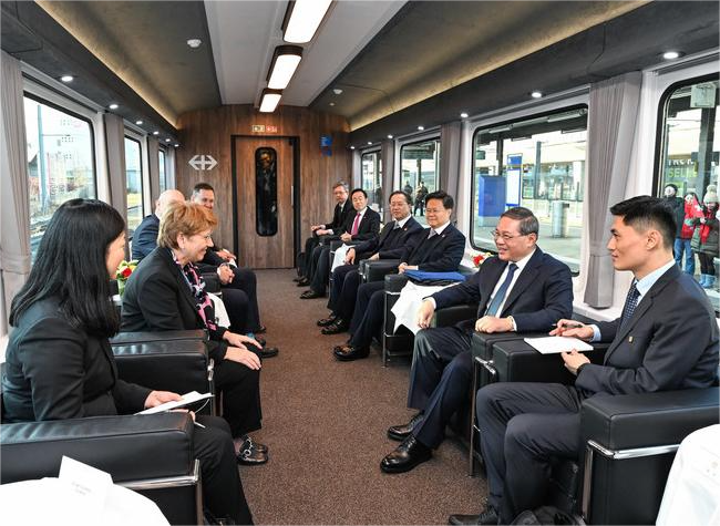China Ready to Deepen Mutually Beneficial Cooperation with Switzerland: Chinese Premier