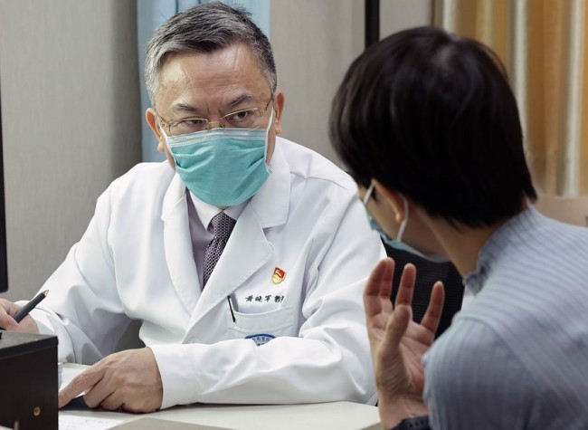 Chinese Scientist Awarded for Groundbreaking Work in Transplantation, Cellular Therapy