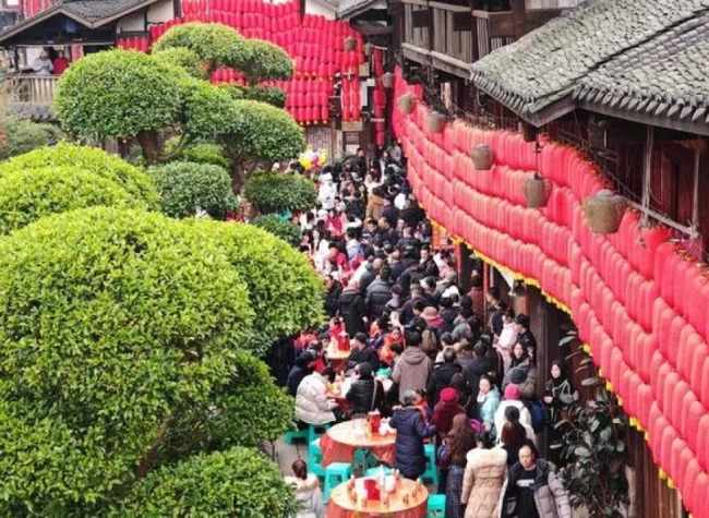Chongqing Ancient Towns Illuminate Spring Festival with Diverse Cultural Events
