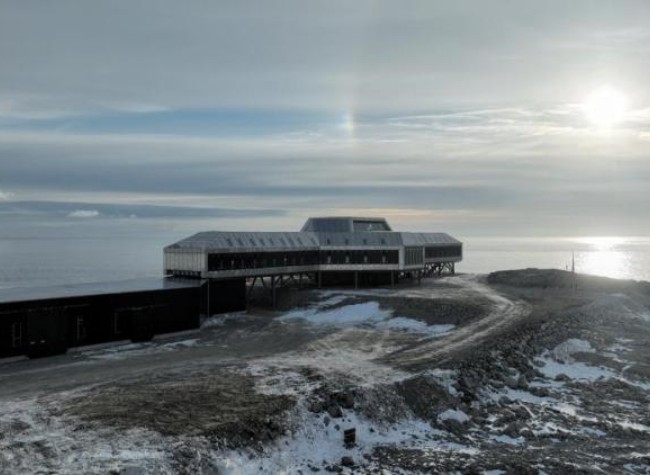 Xi Sends Congratulatory Letter on Completion, Operation of Qinling Station in Antarctica