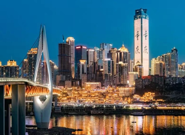 Chongqing Mayor Meets Consuls General in Chongqing and Chengdu