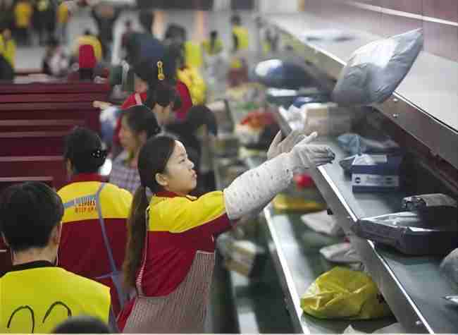 Chongqing Express Services Maintain Delivery Operations Throughout Spring Festival
