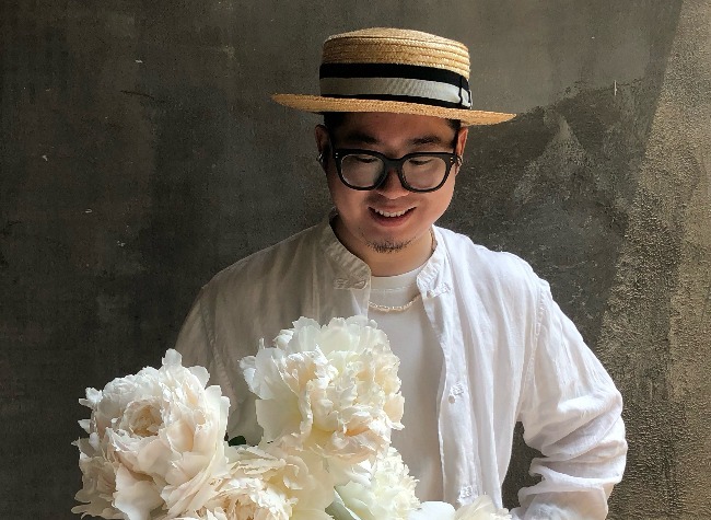 Chongqing's Vibrancy and Landscape Inspires Boundless Creativity in Flower Design丨Realpreneur Tales