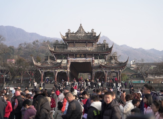 Chengdu and Chongqing: Spring Festival Tourism Peaks
