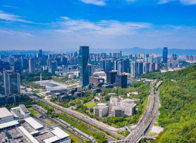 Corning Pioneers Technological Advancements in Chongqing with Breakthrough Fusion Forming Process