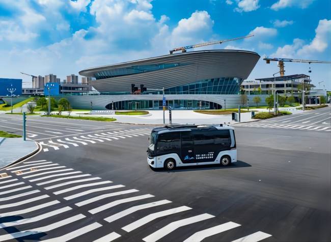 Chongqing's First Integrated Vehicle-Road-Cloud Campus Demo Activated
