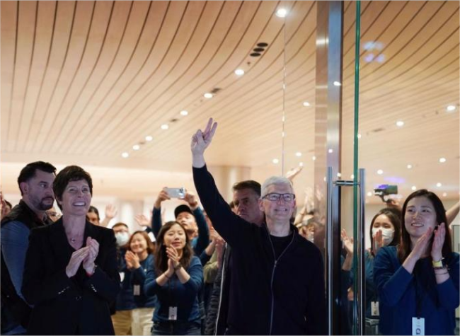 Apple Opens Largest Retail Store on Chinese Mainland in Shanghai