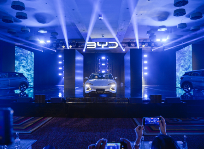 China to Redefine Premium EVs: Bloomberg