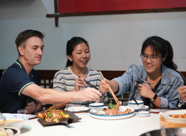 Tasty Chongqing: Int'l Students Learn to Cook Local Cuisine in Banan District