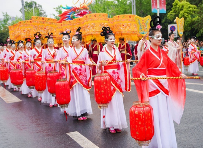 Exploring China's Intangible Cultural Heritage at Fengdu Temple Fair ...