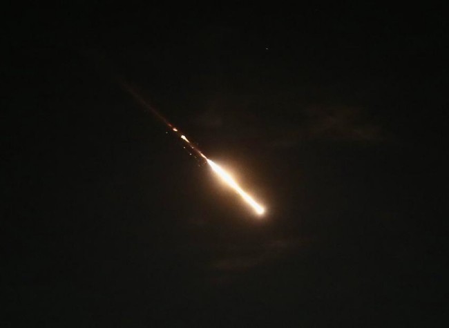 Iran Launches Coordinated Retaliatory Strikes on Israel, Heightening Fears of Broader Regional War