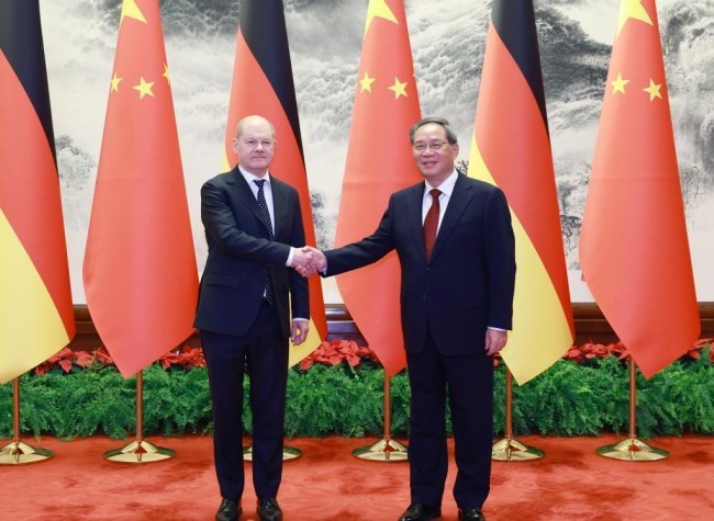 Chinese Premier Holds Talks with German Chancellor, Calling for New Level of Bilateral Relations