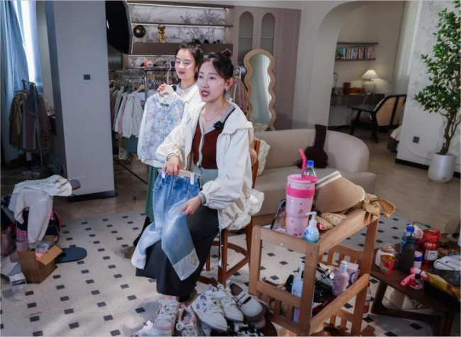 China's Online Retail Sales up 11.5 Pct in January-April Period