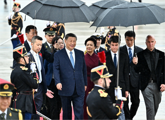 Xi Aims to Open Brighter Future of China-France Ties via Visit