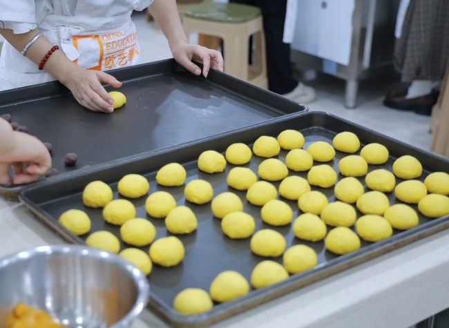 Chongqing's Pâtisserie and Confectionery Endeavor at the Int'l Skills Competition