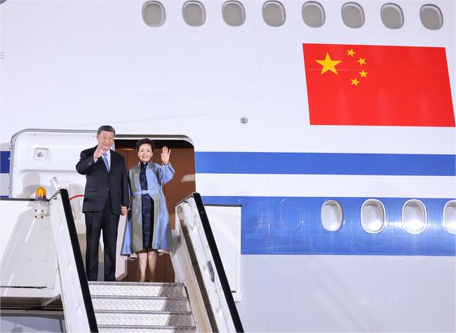Xi Arrives in Belgrade for State Visit to Serbia