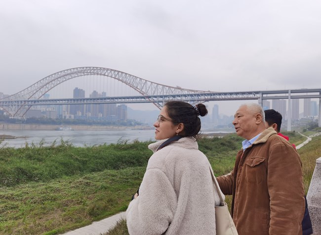 'Capital of Bridges' in China Amazes Overseas Students with Construction Highlights