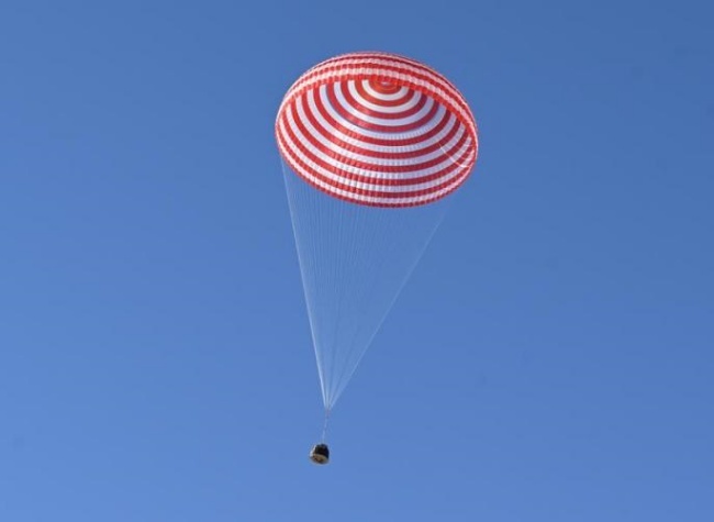 Chinese Astronauts Return Safely with Six-Month Space Station Mission Accomplished