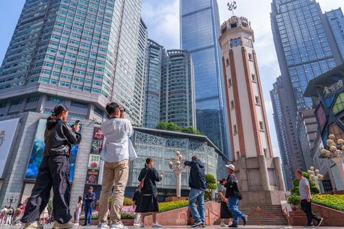 Chongqing's Liberation Monument Area Tops National Consumption Charts During May Day Holiday