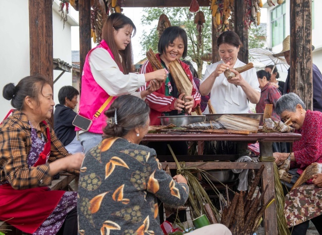 Chongqing Unveils a Spectacular Cultural Feast for Dragon Boat Festival
