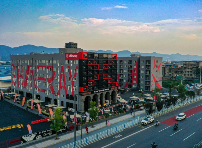 Chongqing's New Must-Visit Spot for Motorcycle Enthusiasts Lights Up | Pic Story