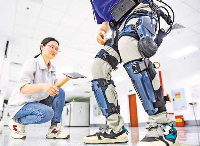 Chongqing-Made Exoskeleton Robot Shines at Paris Olympics Torch Relay