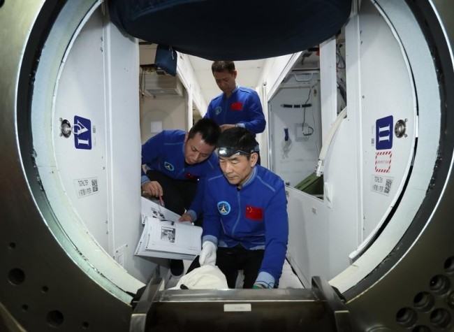 10 Candidates Selected for China's Fourth Batch of Astronauts