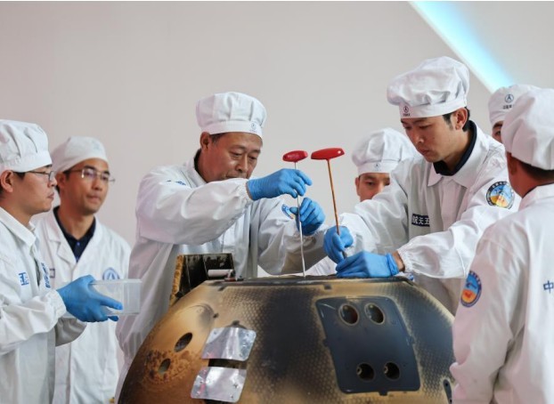 Returner of Chang'e-6 Lunar Probe Opened After Arrival in Beijing