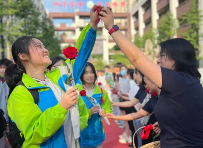 2024 Chongqing High School Entrance Exam in Progress | Pic Story