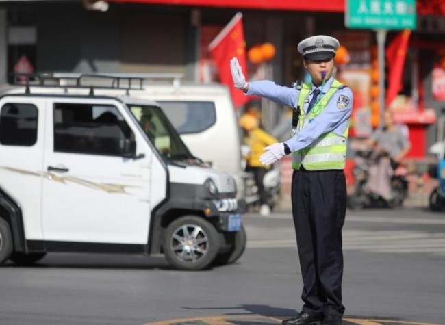 China to Digitize Vehicle Registration Licenses