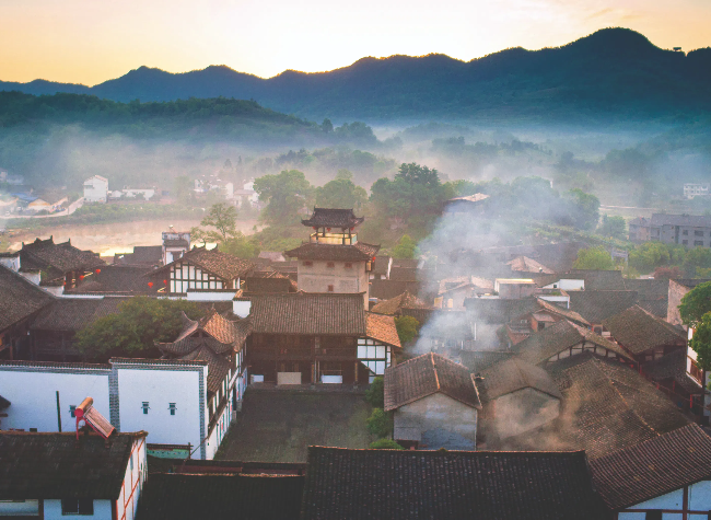 Chongqing Highway Logistics Base Attracts 45 Enterprises, Hits Hundred Billion Yuan Transactions