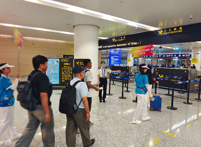 Chongqing Customs Boosts Duty-Free Services and Hotpot Standards for Foreign Visitors