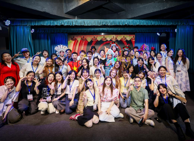 Int'l Students Explore Cultural Riches of Chongqing's Hechuan District