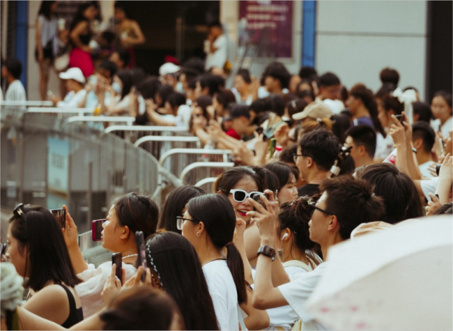 Chongqing's Tourism Thrives Despite Scorching Heat | Pic Story