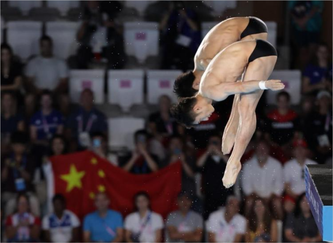Chinese Divers Shine, Japan Rally to Win Men's Gymnastics Team Gold