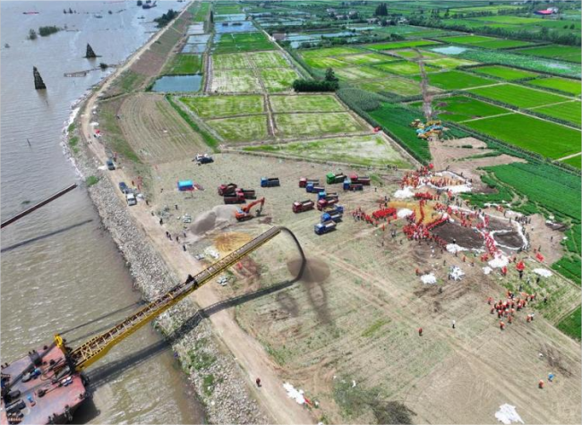 China's All-Out Efforts in Emergency Response to Floods