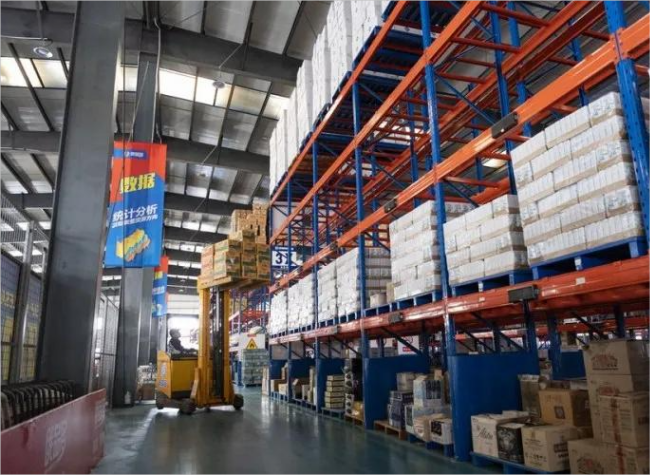 China's Courier Sector Handles Over 80 Billion Parcels in H1
