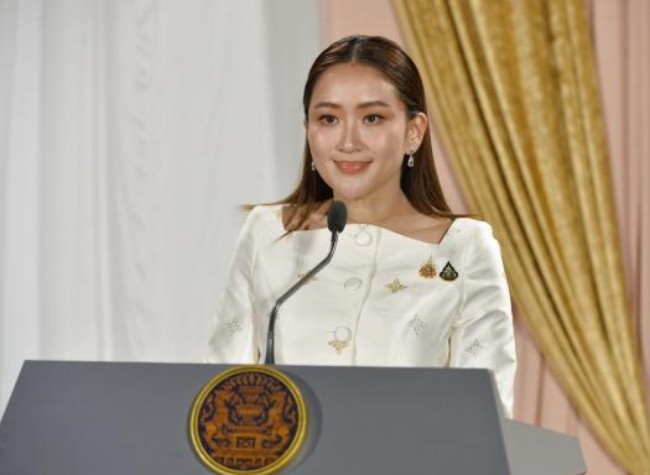 Thai King Appoints Paetongtarn Shinawatra as New PM