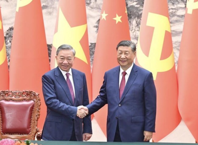Xi, Lam Hold Talks, Guiding Development of China-Vietnam Community with Shared Future