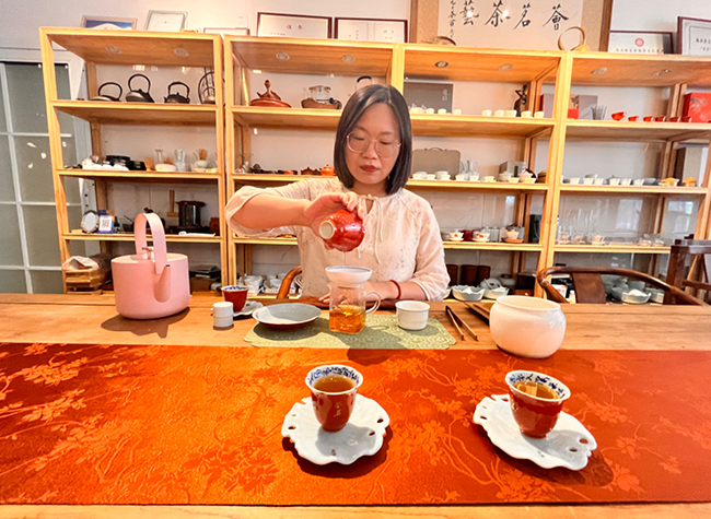 Chongqing's Tea Master Bridges Tradition with Global Appreciation