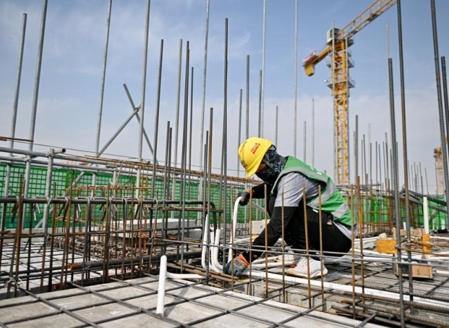 China's Property Market Shows Signs of Warming Despite Price Drop