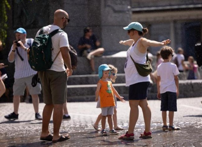 Climate Alarms Raised as Extreme Heat Waves Sweep Globe