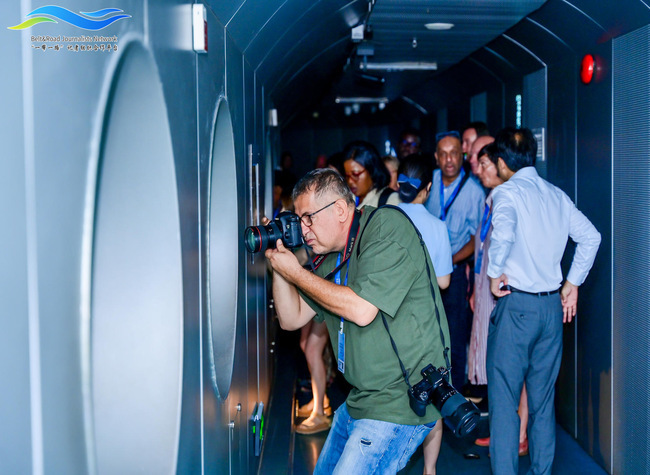 International Journalists Praise China's Rich Cultural Heritage at Underwater Museum | Media Tours