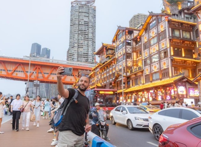 China Continues to See Rising Number of Foreign Visitors Thanks to Favorable Policies