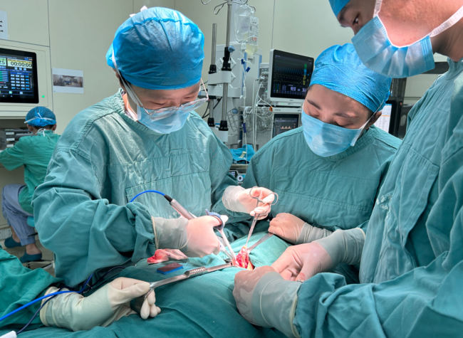 Sichuan-Chongqing Alliance Cuts Ultrasound Scalpel Prices by 70%, Saving Patients 150 Million Yuan Annually