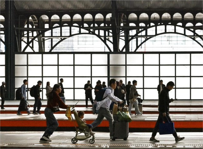 China Expects 175 Million Railway Trips in National Day Holiday Travel Rush