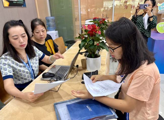 Chongqing's Public Housing Policy Converts Rentals into Affordable Homes for Families