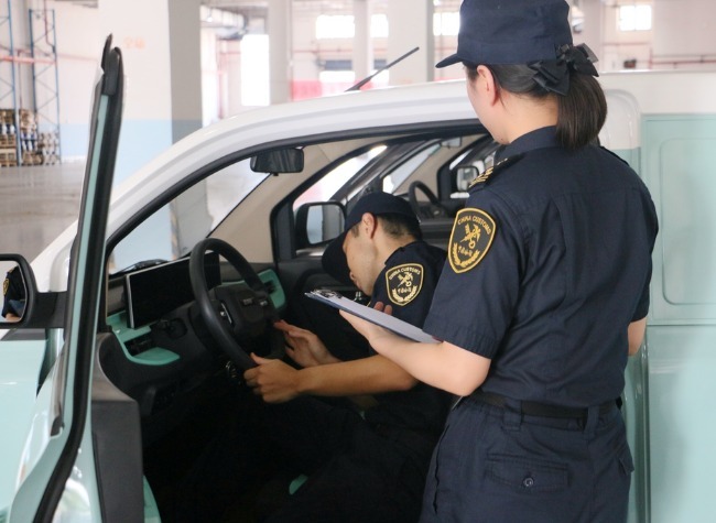 Chongqing Launches First Cross-Border E-Commerce Vehicle Export