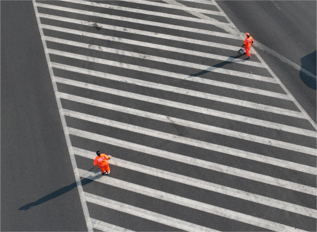 Chongqing's Frontline Workers Brave the Heat | Pic Story