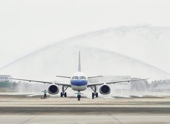 China's Homegrown C919 Aircraft Arrives in Xizang for First Time